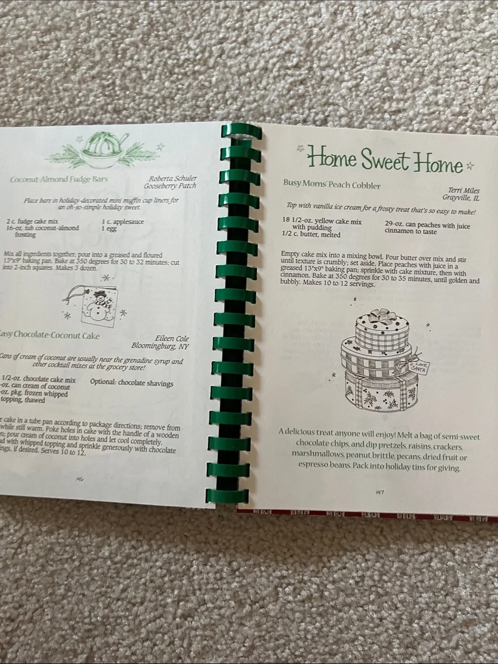 Gooseberry Patch Comfort & Joy Cookbook - EC